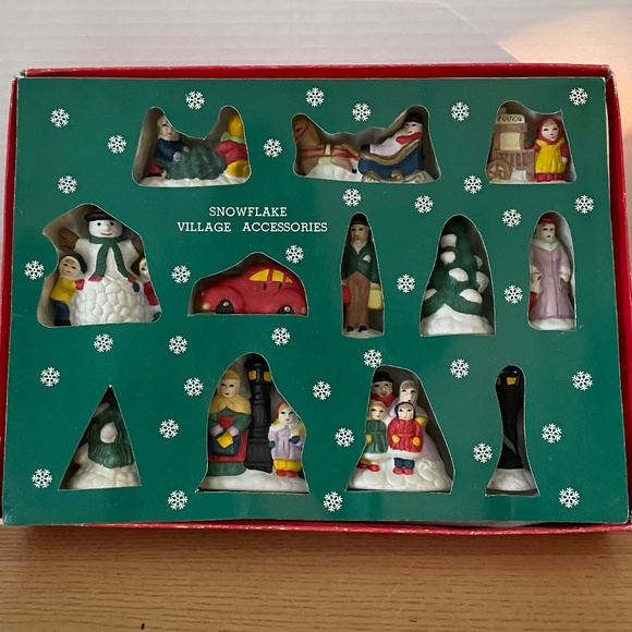 Vtg SNOWFLAKE Village 12 Pc Christmas Accessories Set Egg Nog Cart Trees People - Picture 1 of 7